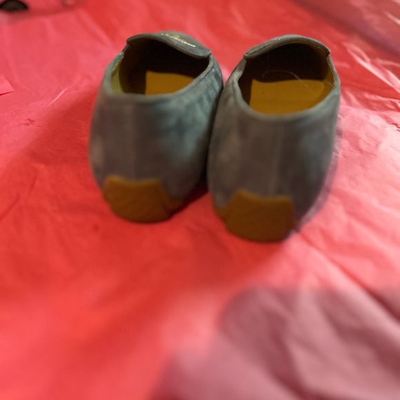 Talbots Women’s size 6.6 Light Blue Suede Loafers with Bee Design never worn - Picture 8 of 11